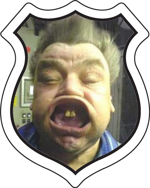 badge_maninthemiddle2.png badge_maninthemiddle2.png